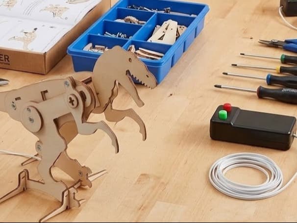 Dinosaur Sensory Play